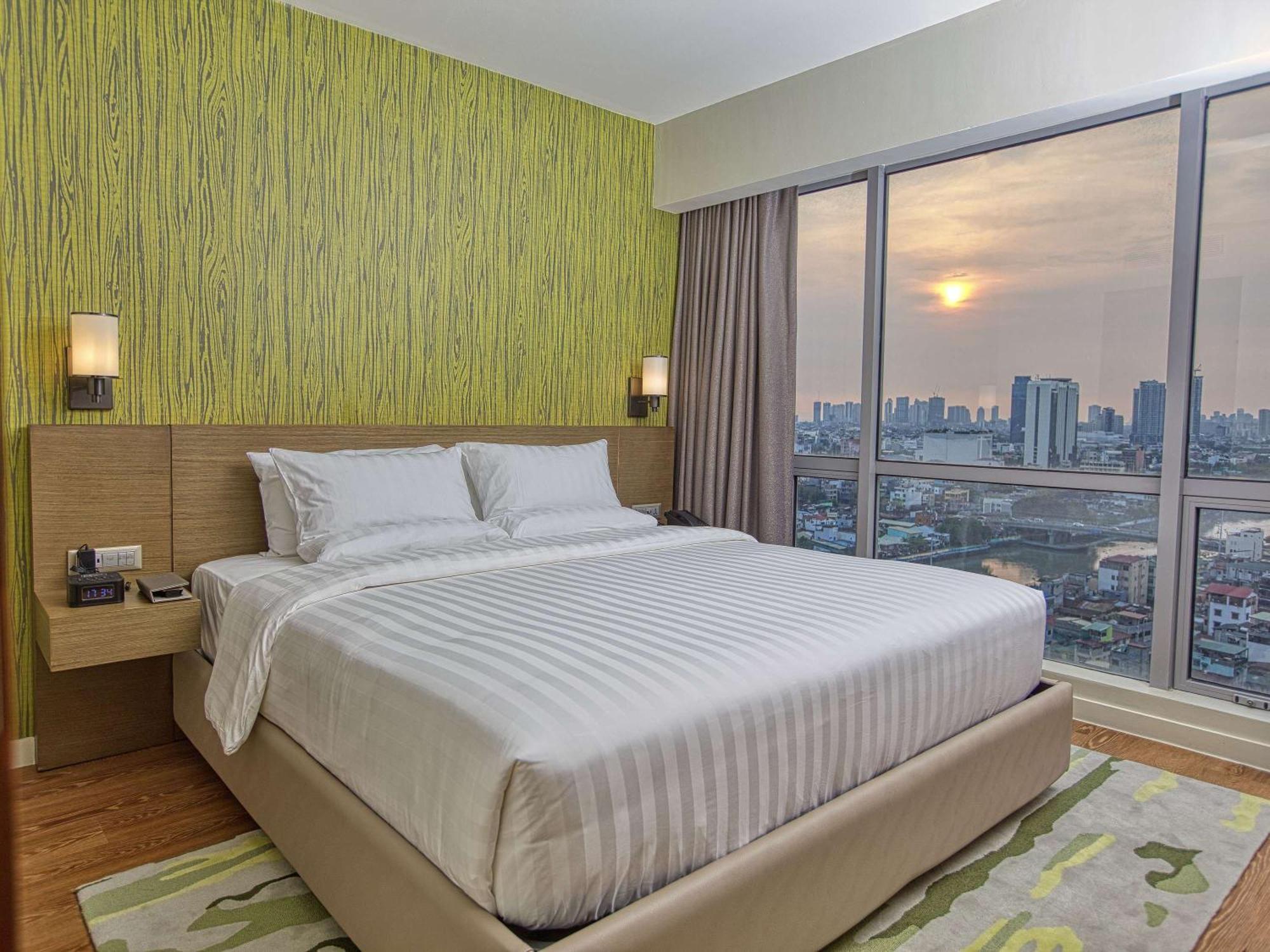 Novotel Suites Manila At Acqua Mandaluyong Exterior foto